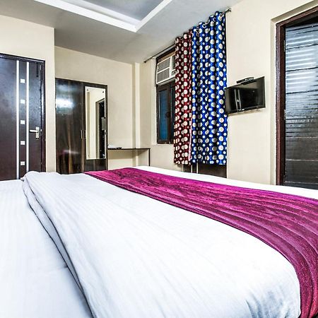 Hotel O Crosswinds Residency Indirapuram Eksteriør bilde